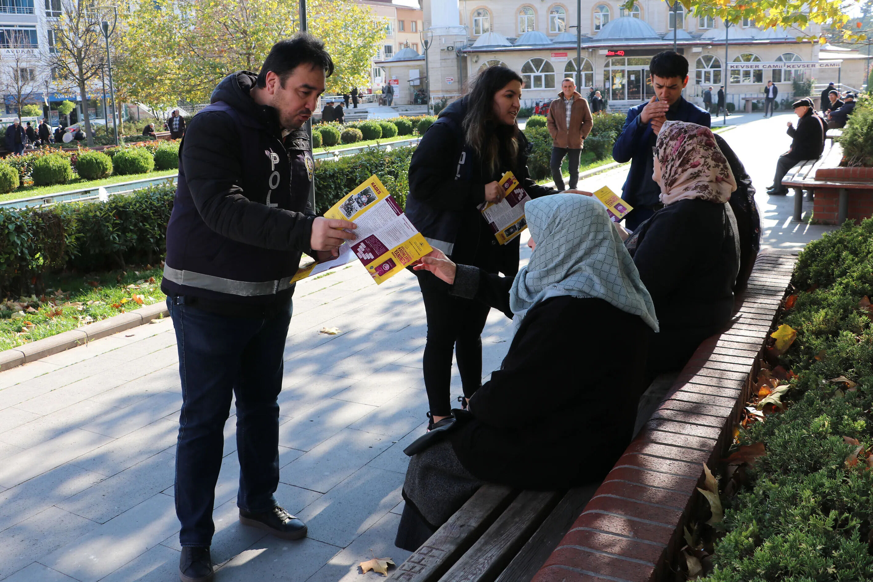 Şiddet Insanlık Suçudur! 4