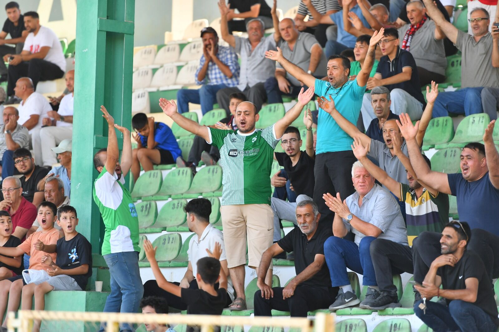 Karaca’ya Sevgi Gösterisi1