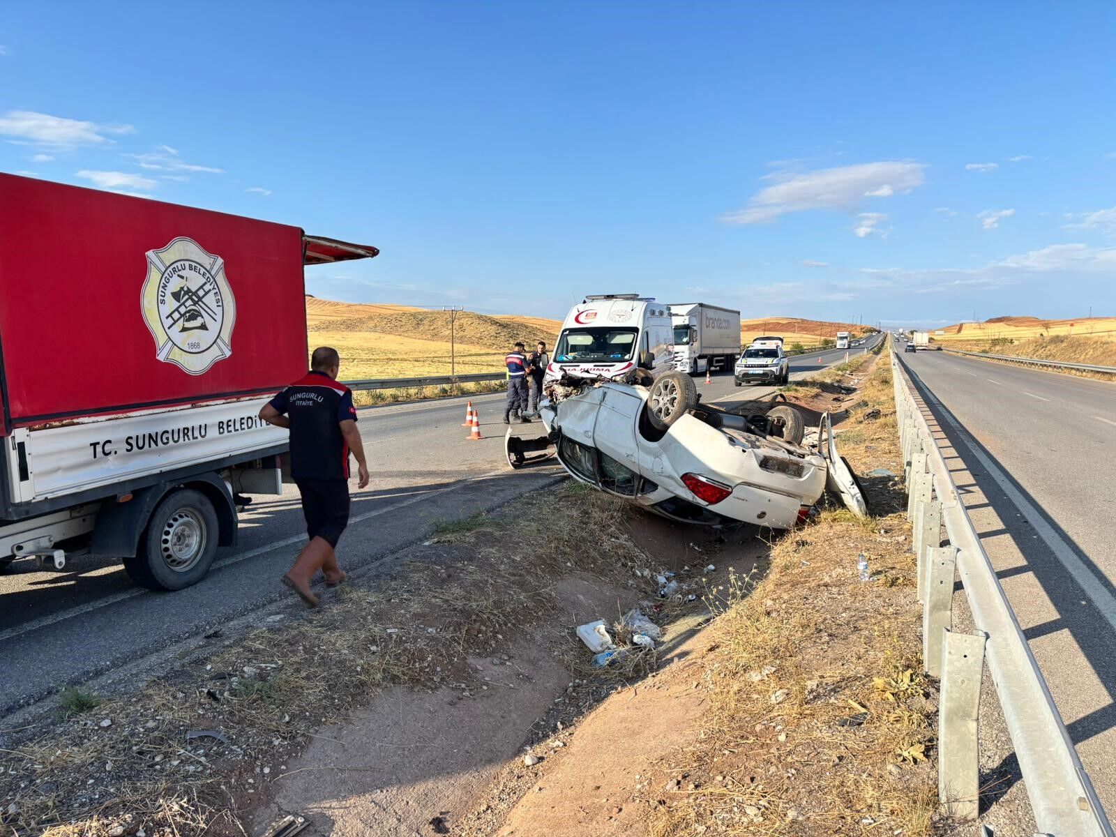 Takla Atan Otomobil Hurdaya Döndü 3 Yaralı! (3)