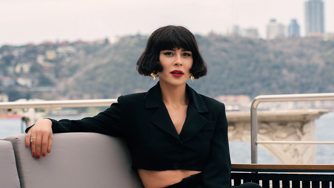 Asena Tuğal23