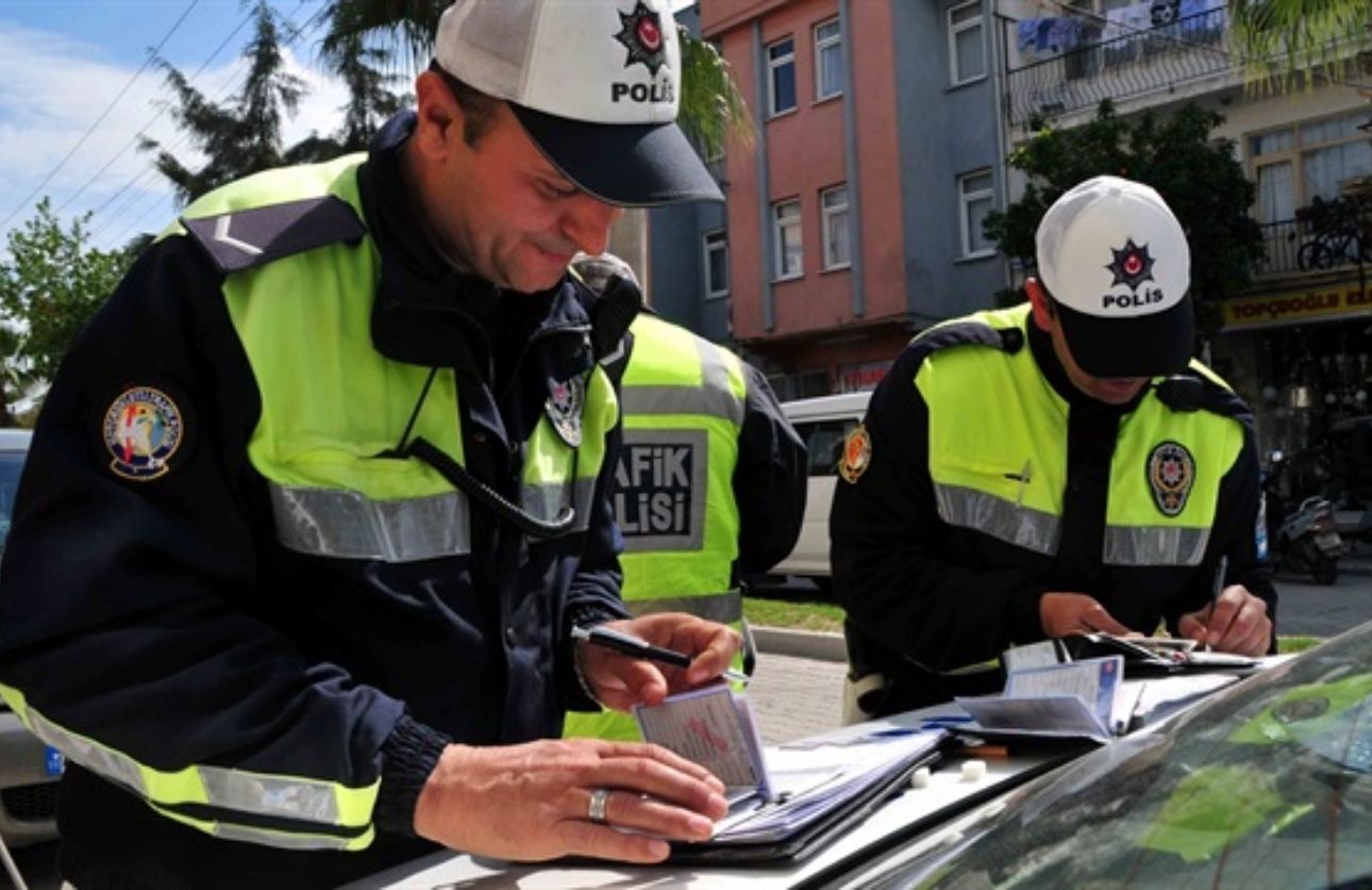 Trafikte O Hata Affedilmeyecek! Yeni Yasa Ceza Rekoru Kırıyor… (4)