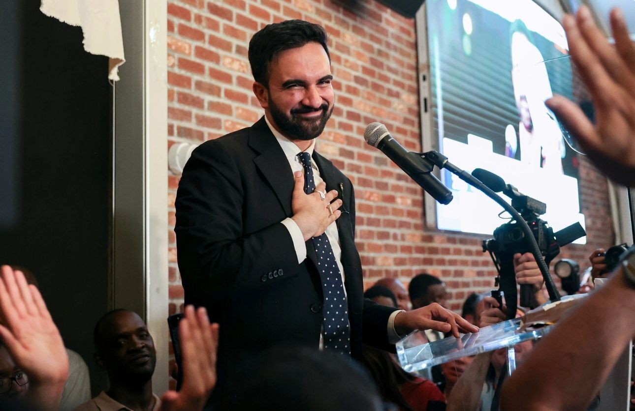 Zohran Mamdani Kimdir New York’a Müslüman Belediye Başkanı Oldu!