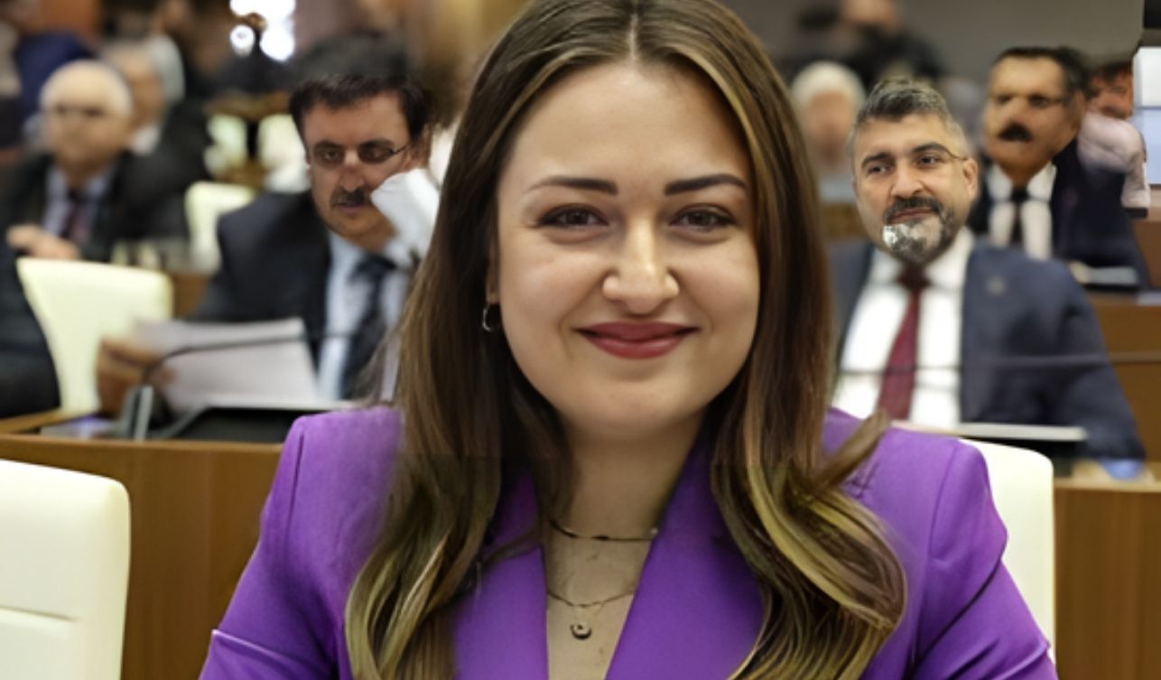 Büşra Özdemir (1)
