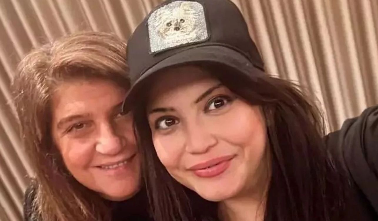 Melis Civelek Kimdir Kızılcık Şerbeti Senaristi Nereli, Kaç Yaşında (2)