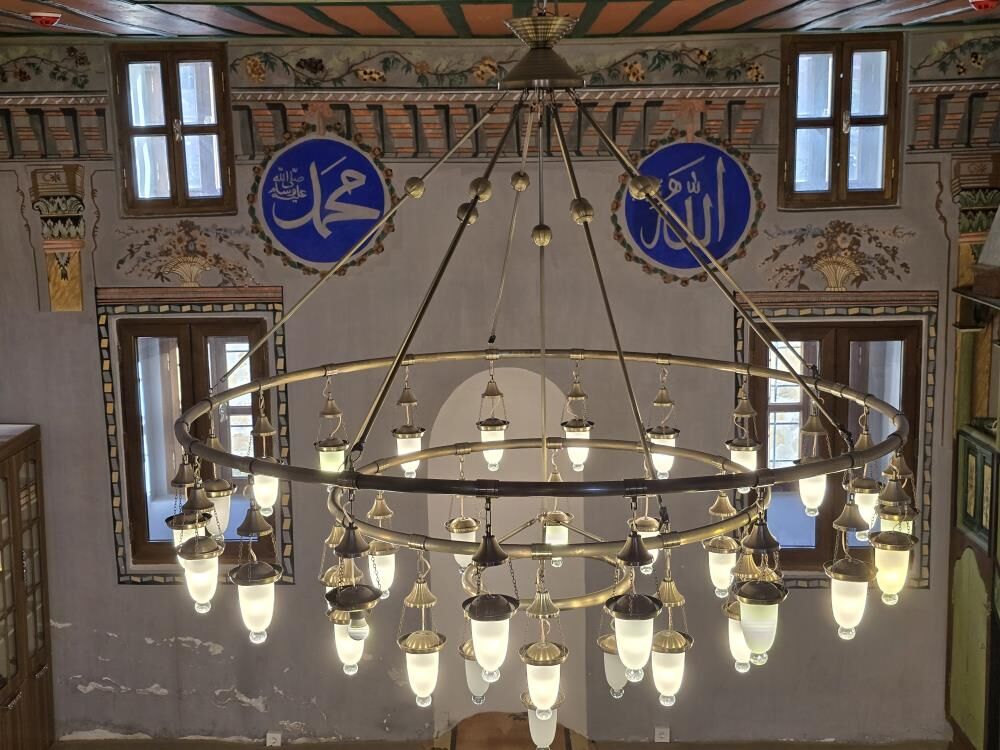 Asırlık Geçmişiyle Ayakta Duruyor3
