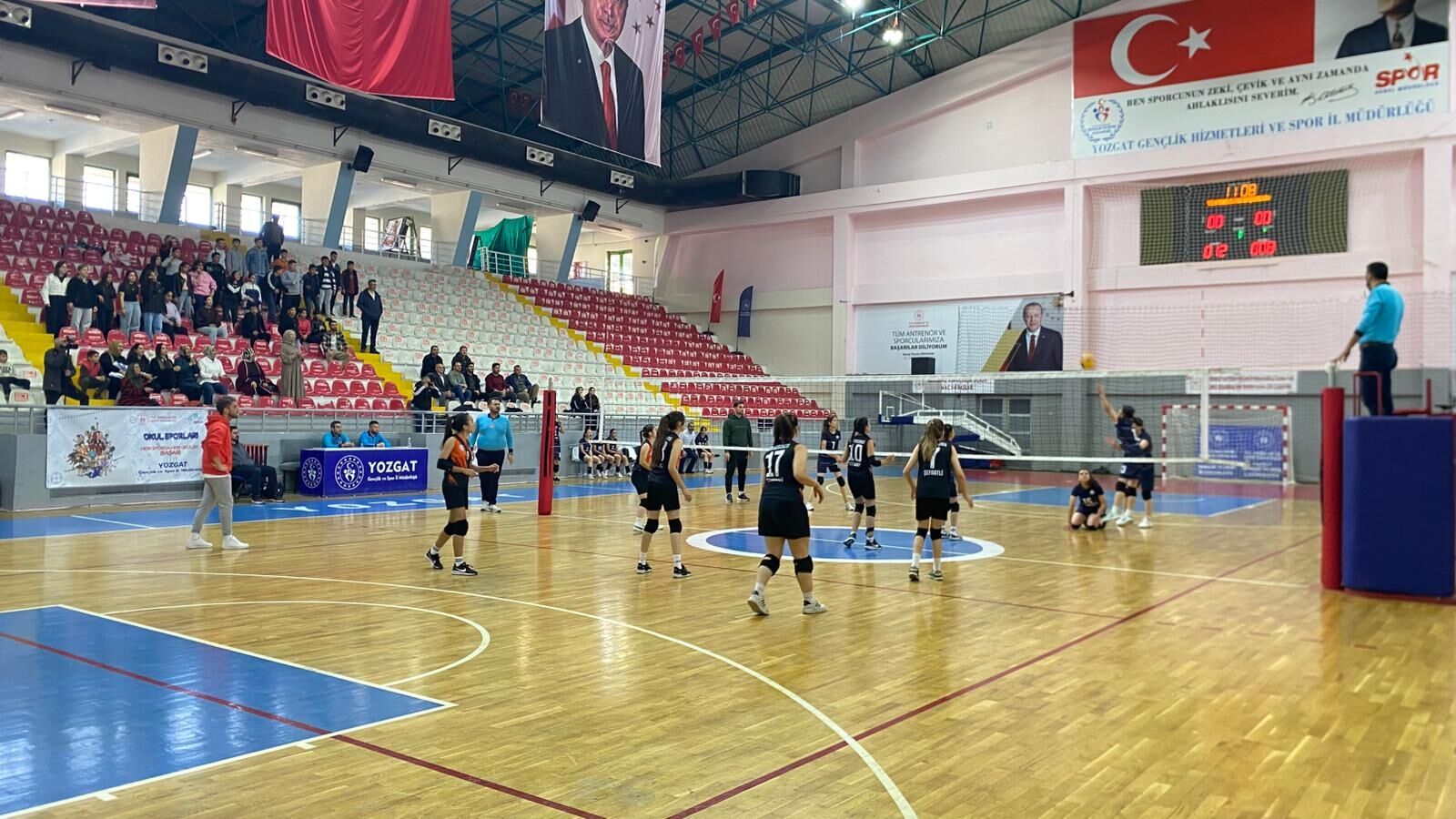 Yozgat'ta Voleybol Müsabakaları Tamamlandı (3)