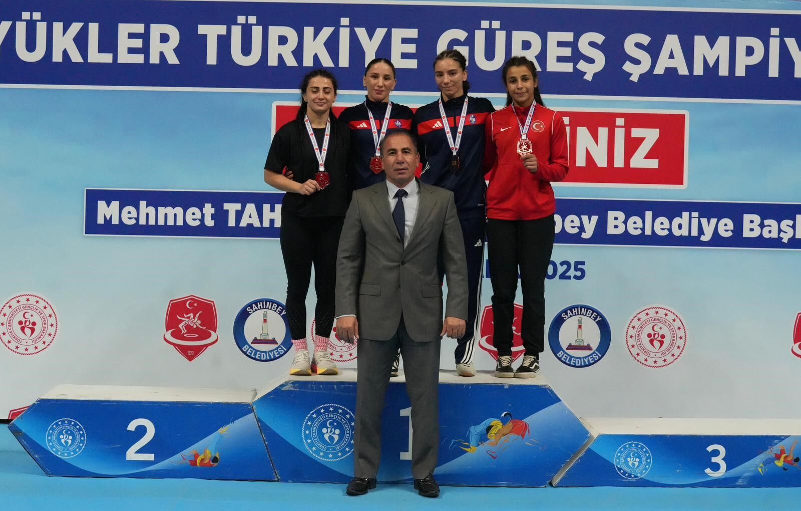 Yozgatlı Güreşçi Beyzanur Erduman'dan Türkiye Üçüncülüğü! (1)