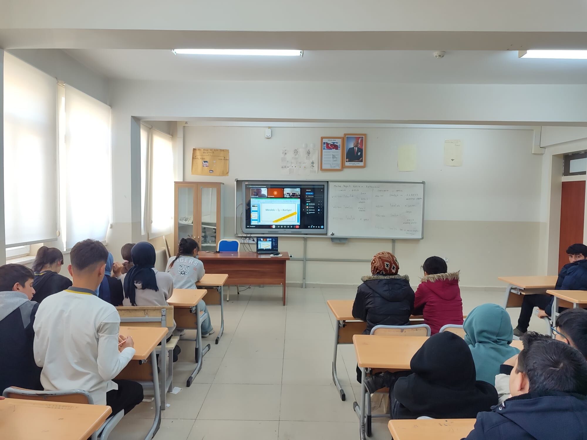 Yozgatlı Akademisyen Böyükata’dan Gençlere Proje Rehberliği (2)