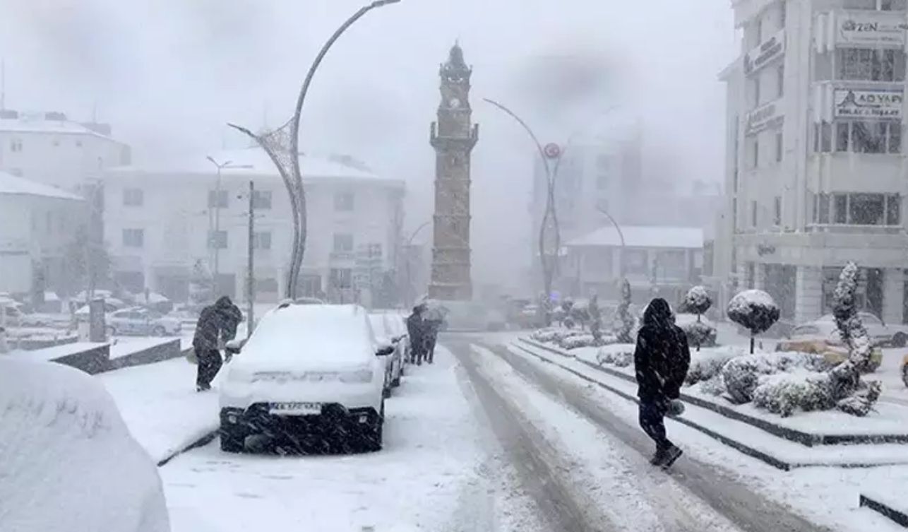 Kar Ve Fırtına Başlıyor! Günlerce Sürecek (3)