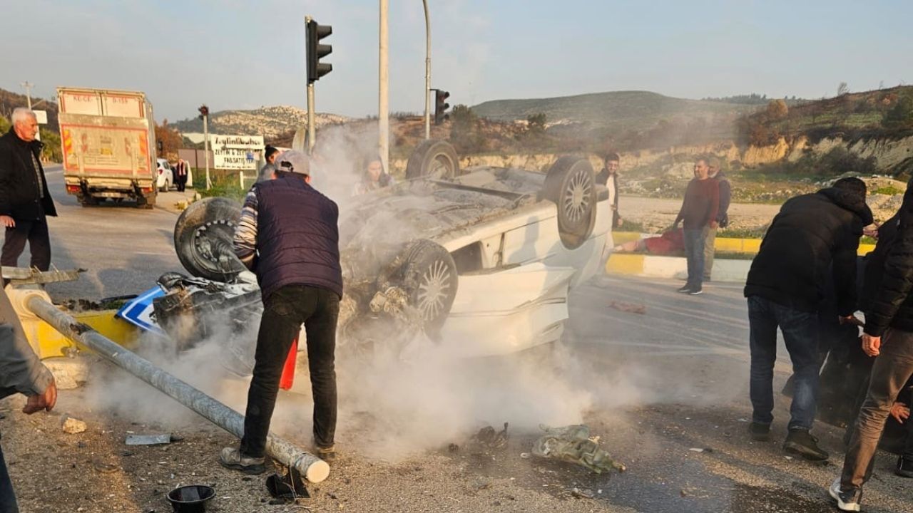 Otomobil Takla Atarak Hurdaya Döndü Gelin Ve Kaynana Yaralı! (1)
