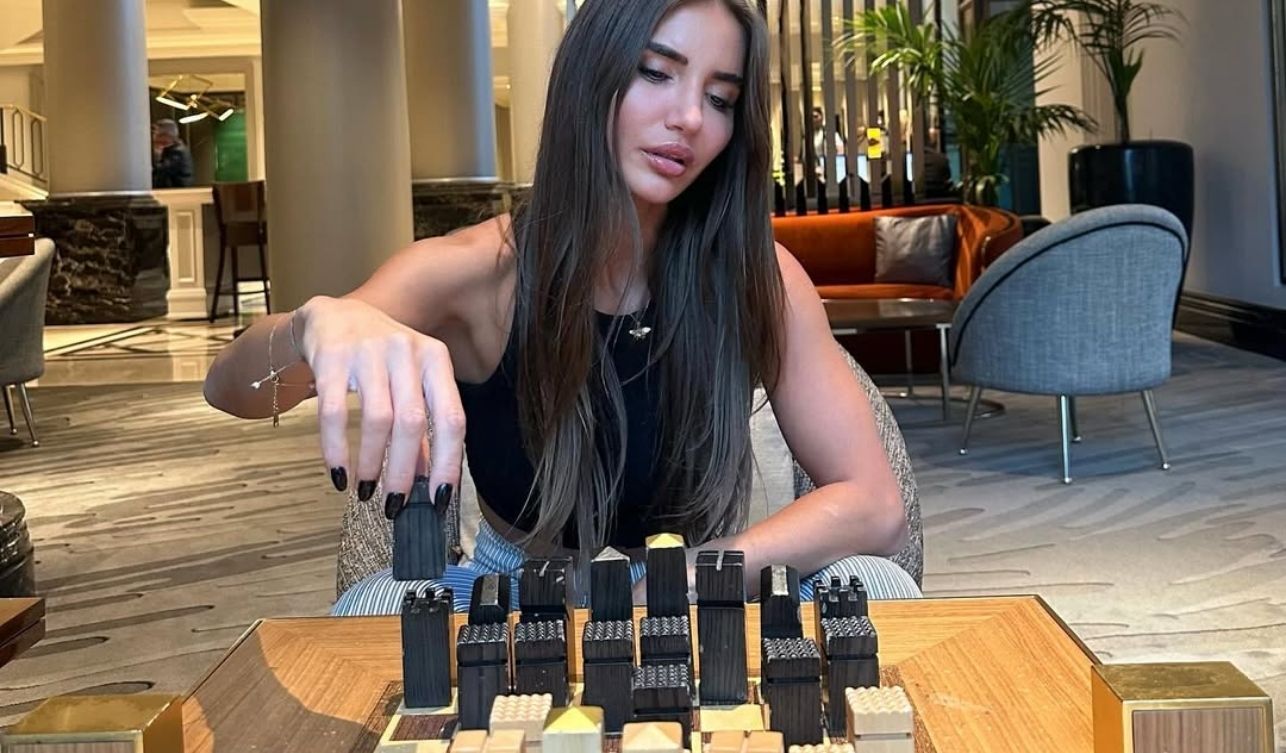 Gizem Özköroğlu Kimdir, Ne Iş Yapmaktadır Gizem Özköroğlu Hangi Gerekçeyle Tutuklandı (4)