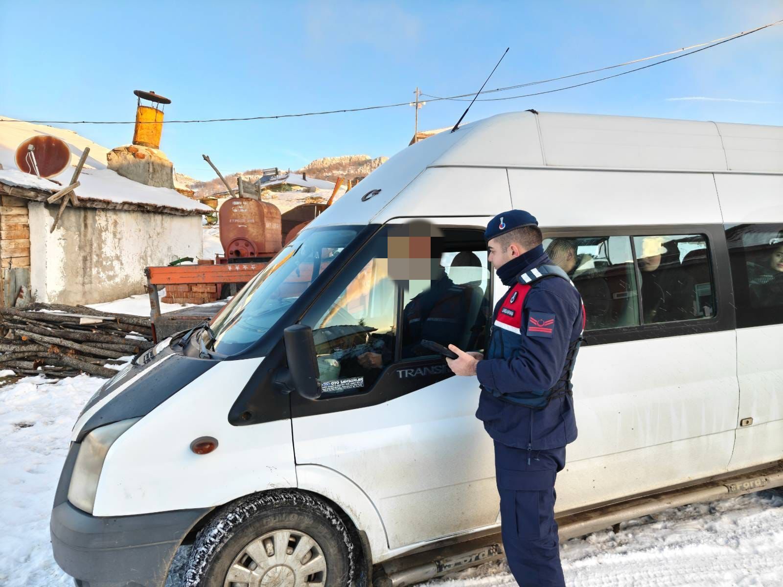 Okul Servislerine Yönelik Sıkı Denetim Devam Ediyor (4)