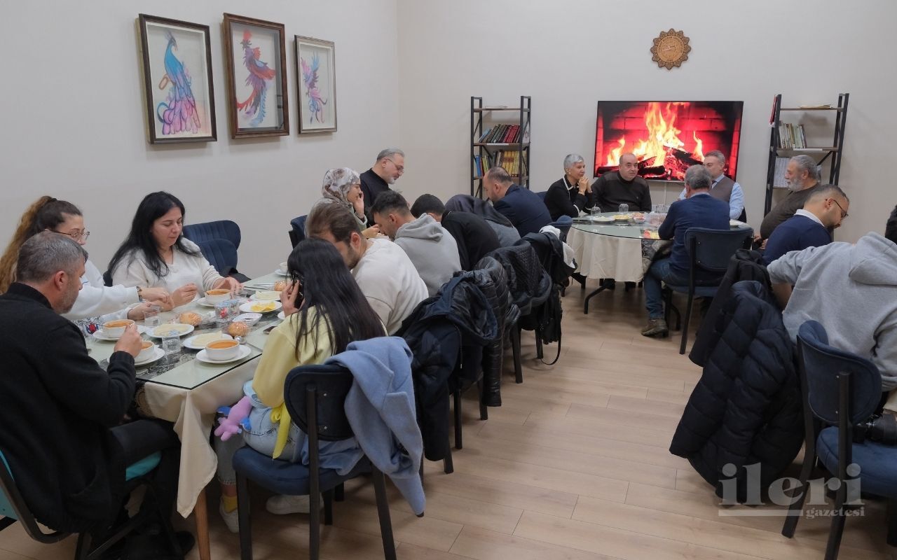 Prof. Dr. Evren Yaşar Gazetecilerle Bir Araya Geldi (2)