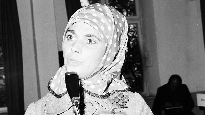 Şule Yüksel Şenler Kimdir (2)