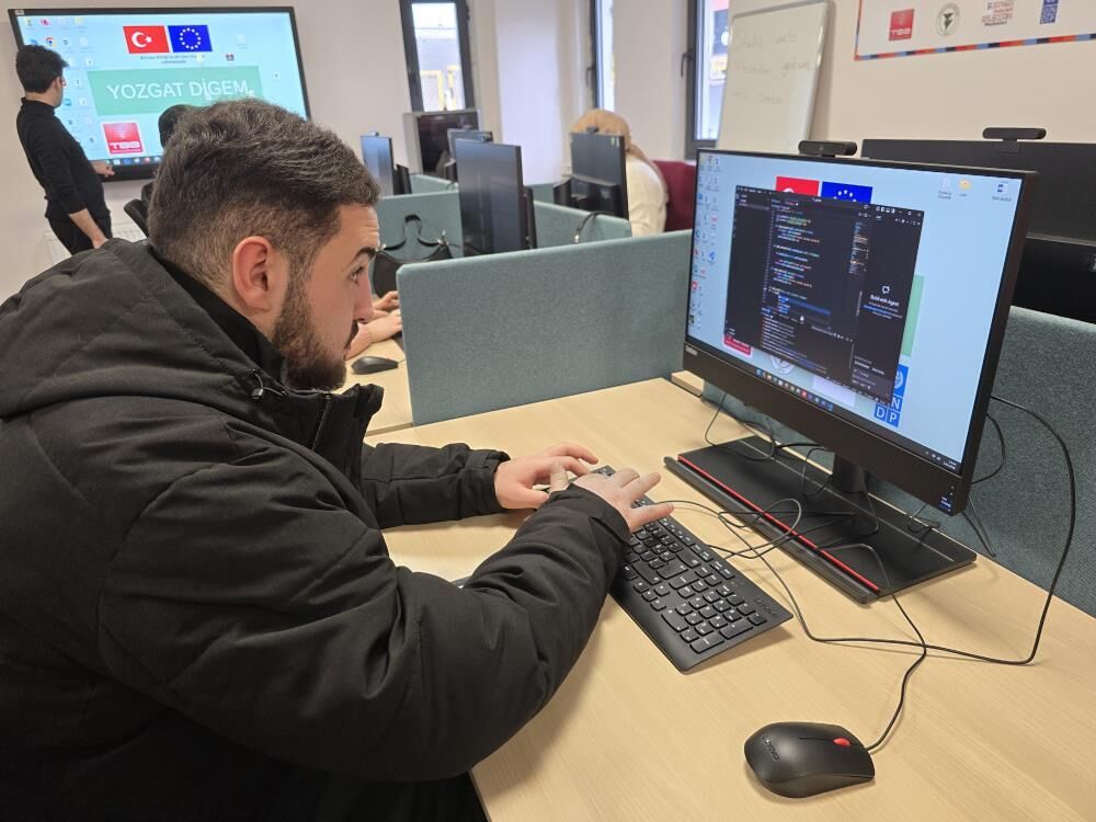 Dijital Gençlik Merkezi Kapılarını Açıyor 1