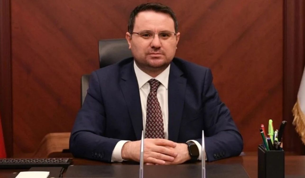 Akın Gürlek kimdir? Nereli? Kaç yaşında? Eşi kim? Hangi partiden?