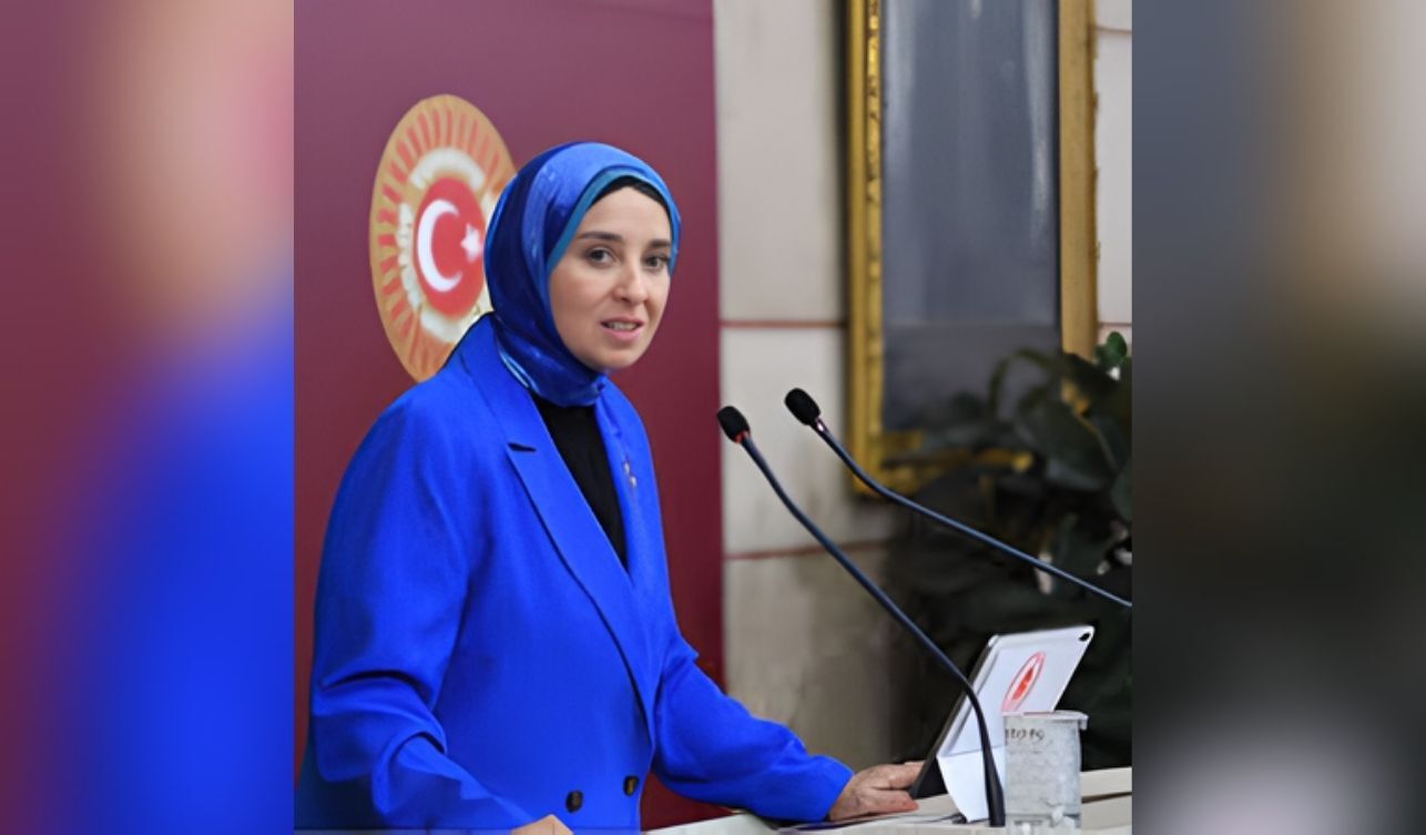Elif Esen Kimdir (2)