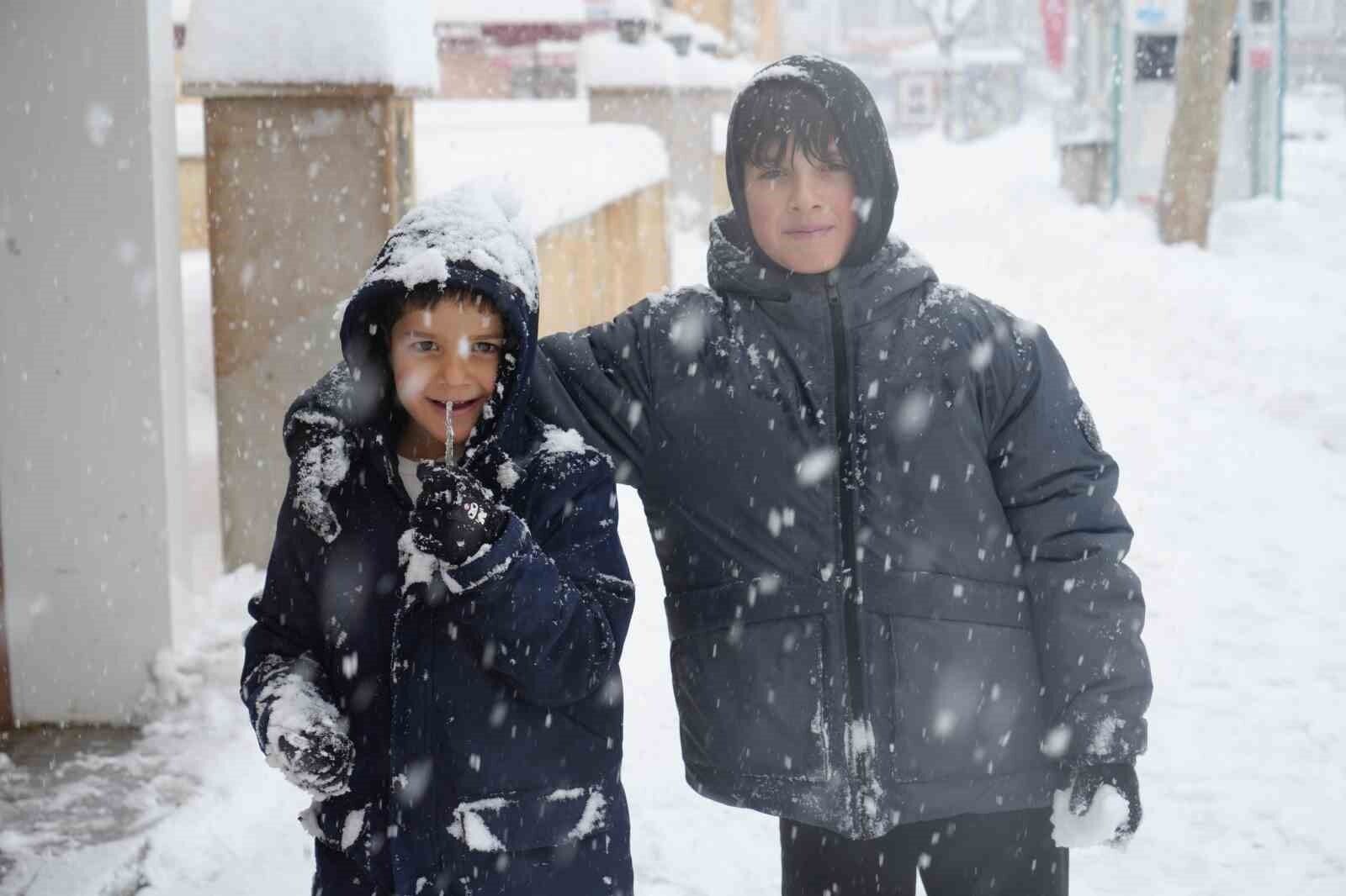 Birçok Ilde Okullar Tatil (2)