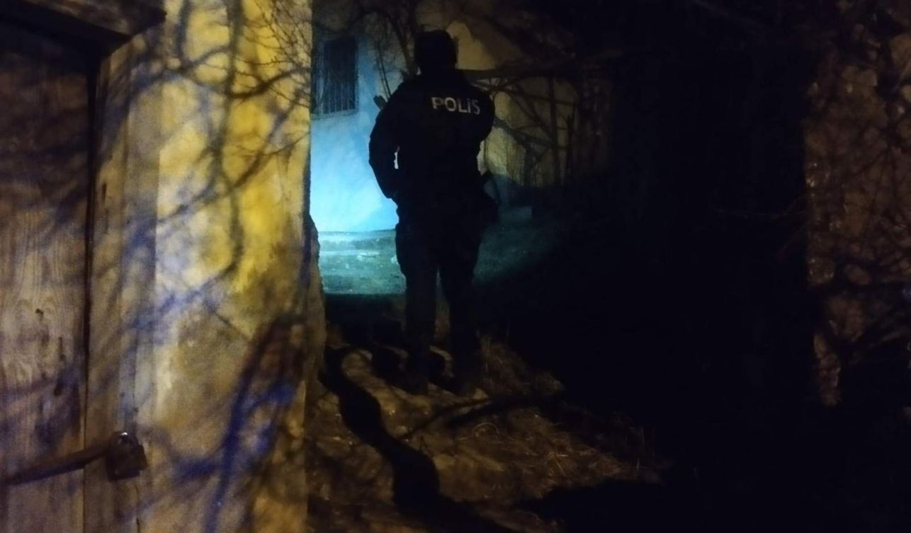 Şefaatli’de Gece Şok Uygulaması 12 Araç Ve 19 Kişi Sorgulandı (1)