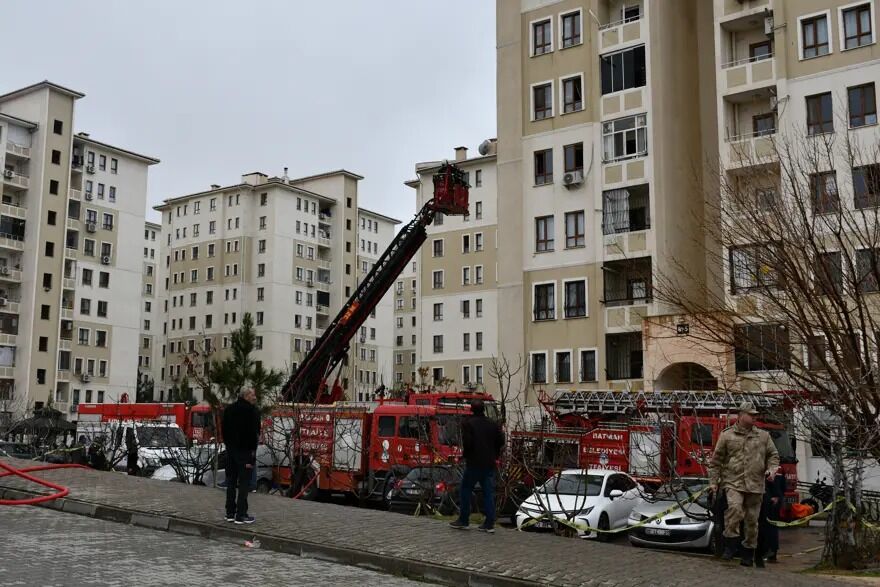 10 Katlı Binada Yangın Çıktı (1)