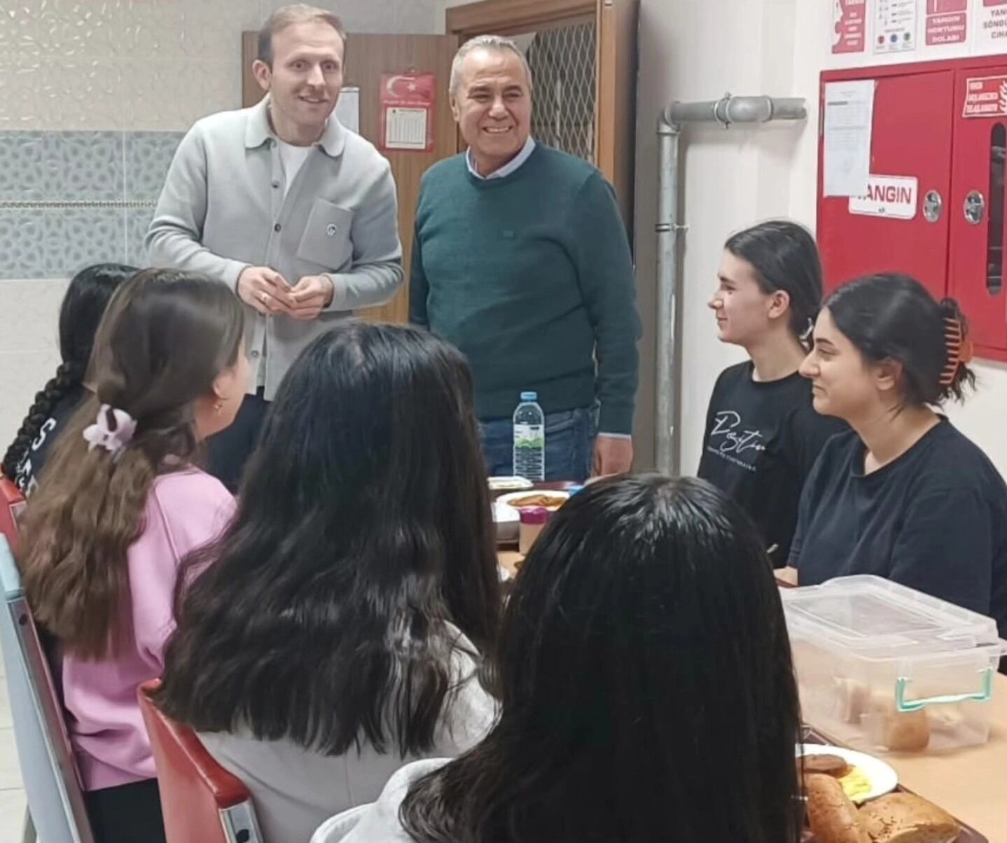 İftar Sofrasına Konuk Oldu