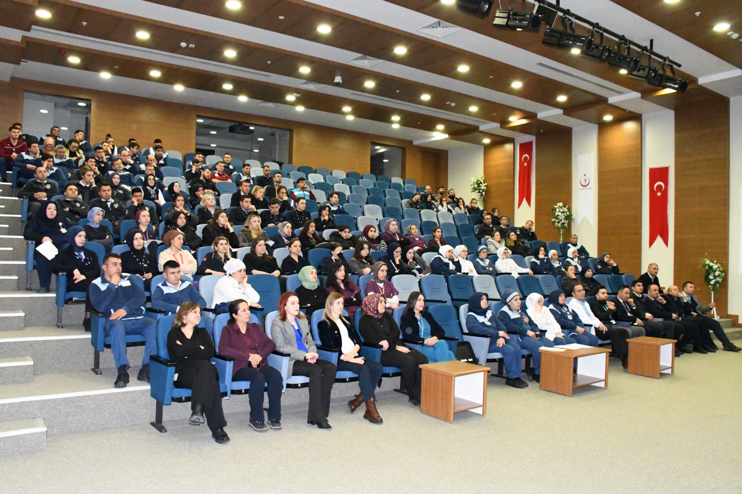 Madde Bağımlılığı Konferansı2