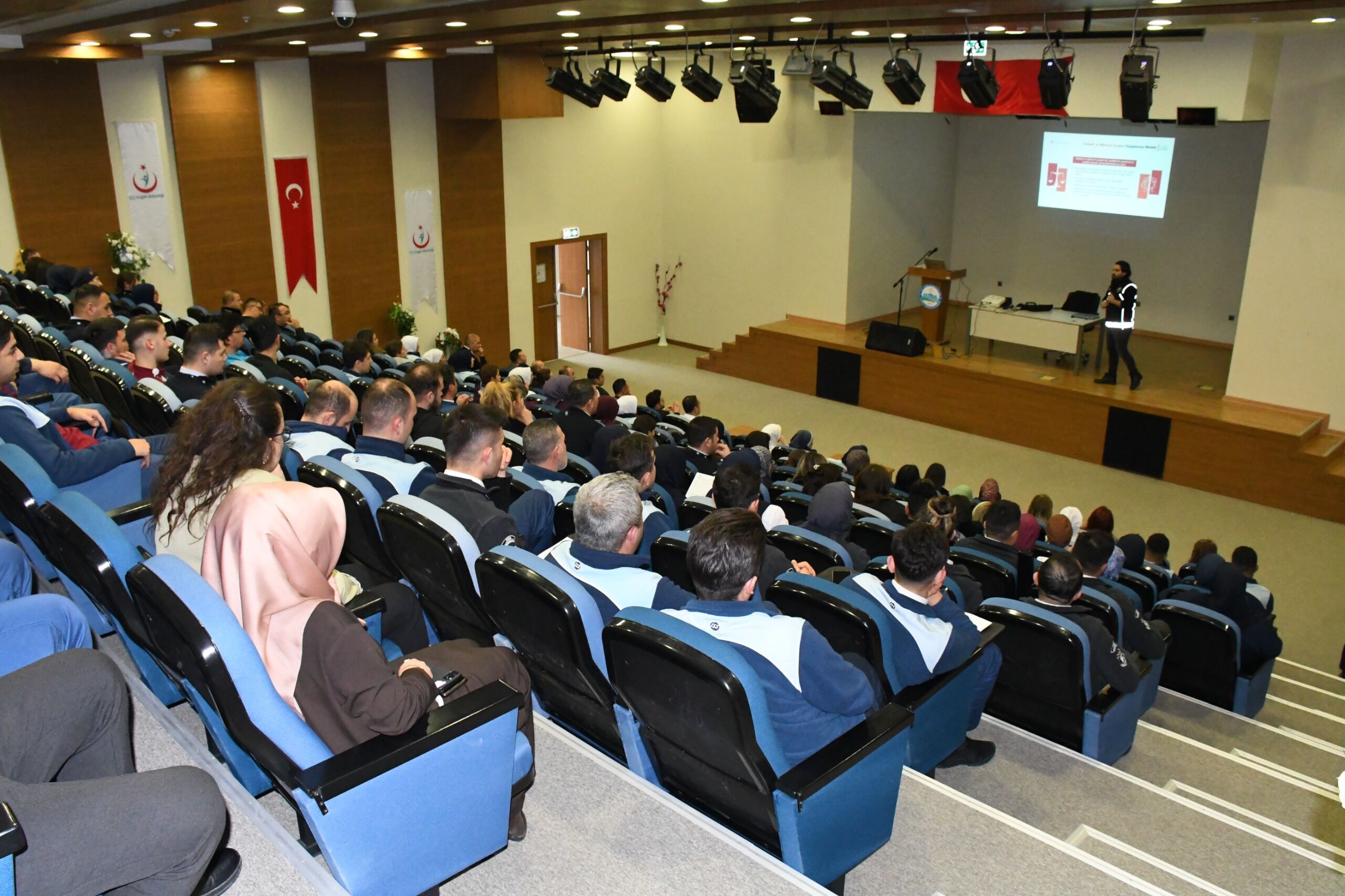 Madde Bağımlılığı Konferansı3