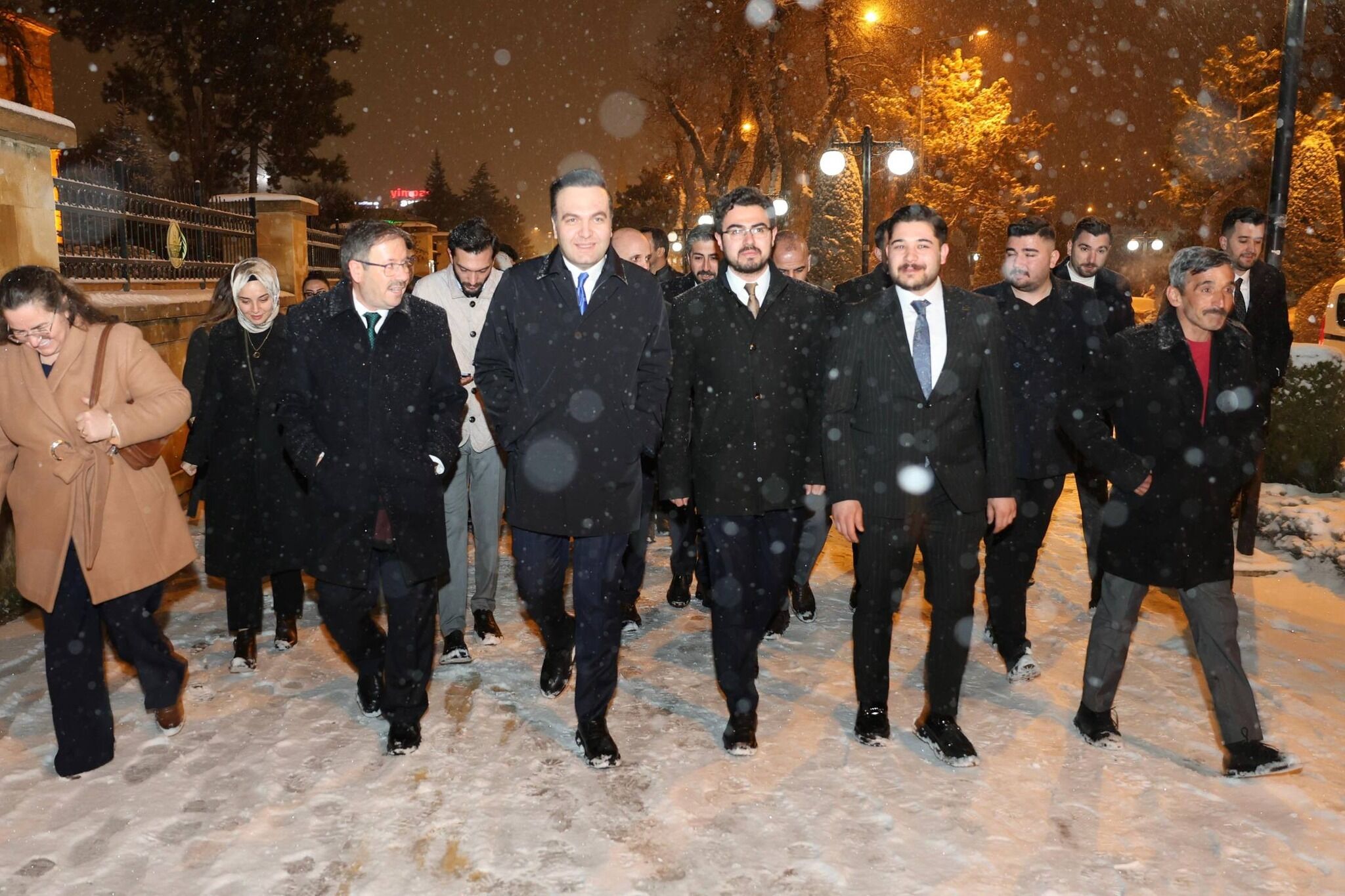 Başkan İbiş'in Ziyareti Lise Caddesi Yürüyüşüyle Son Buldu (2)
