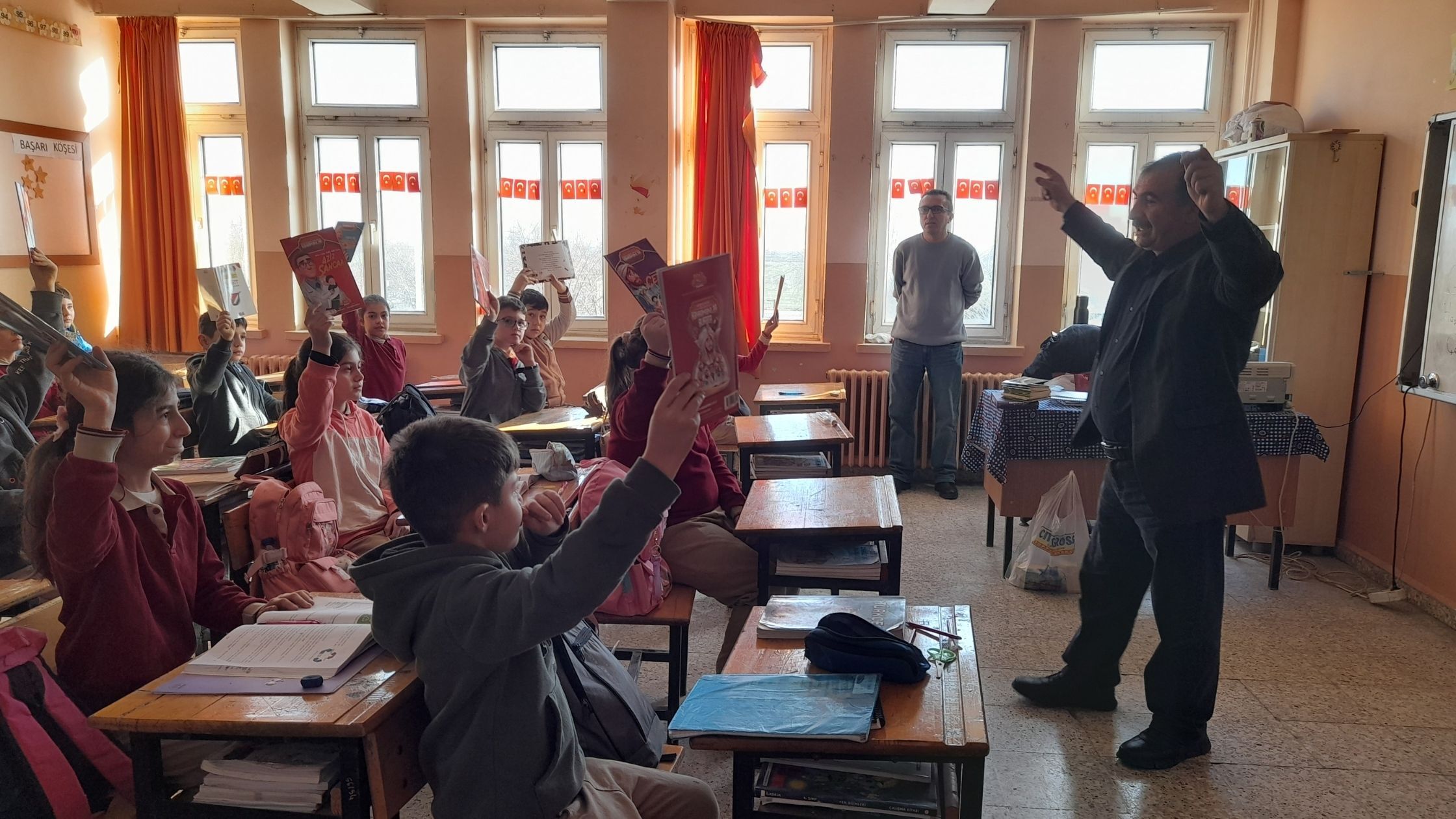 Akademisyenler Köy Okullarında Okuma Etkinliği Düzenledi (2)-1