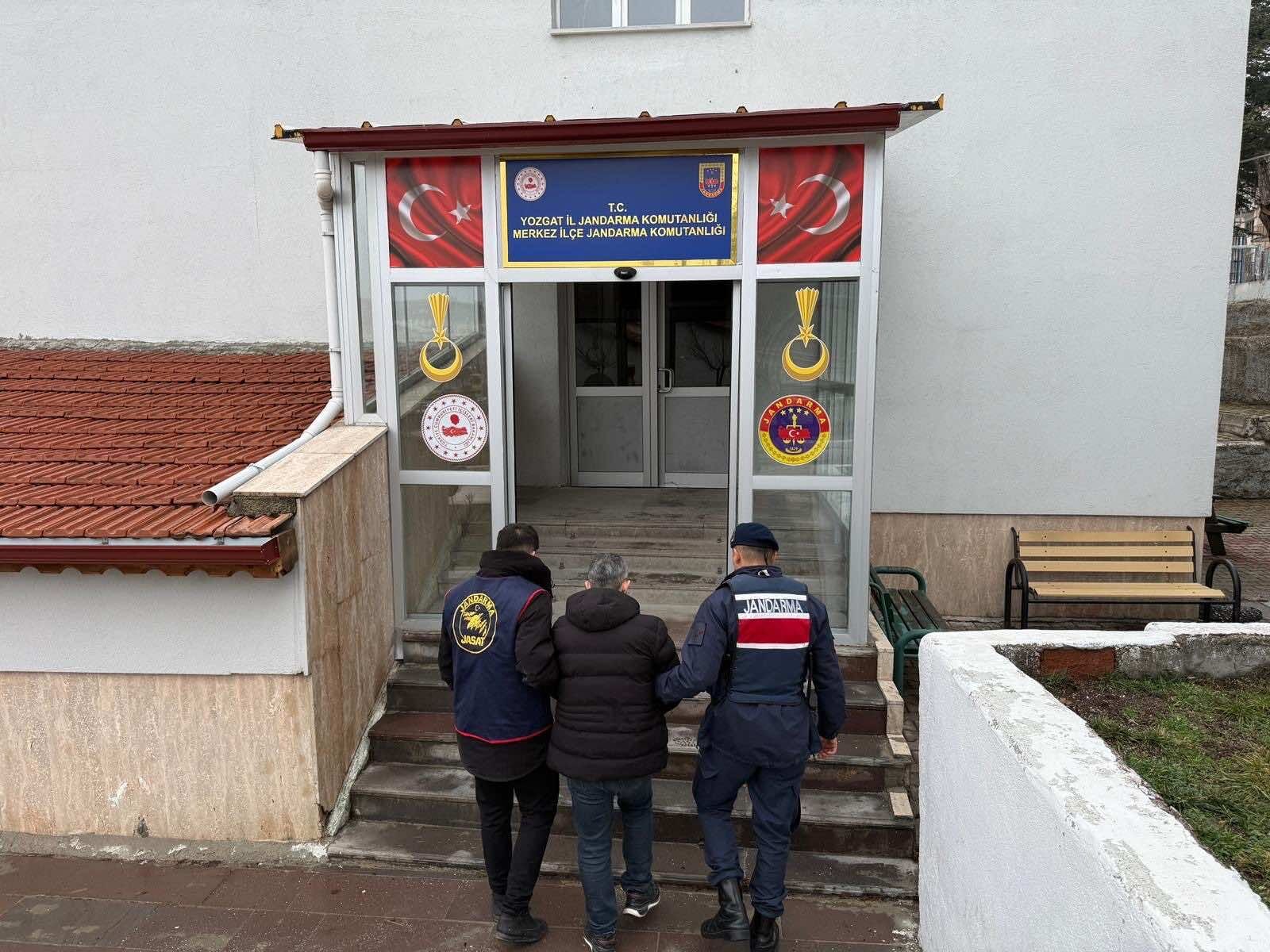 Aranan Şahıslara Yönelik Operasyon (1)