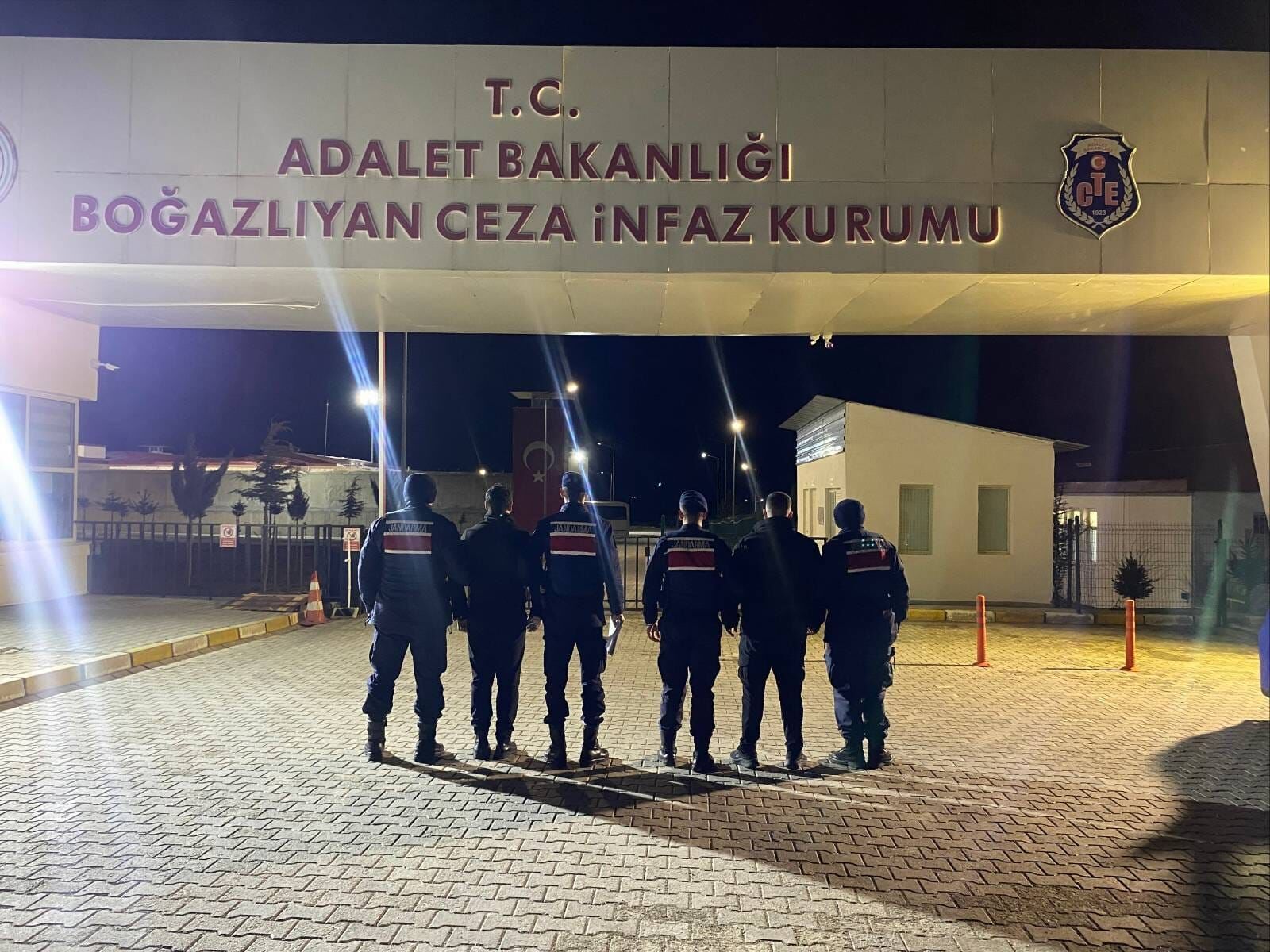 Aranan Şahıslara Yönelik Operasyon (2)