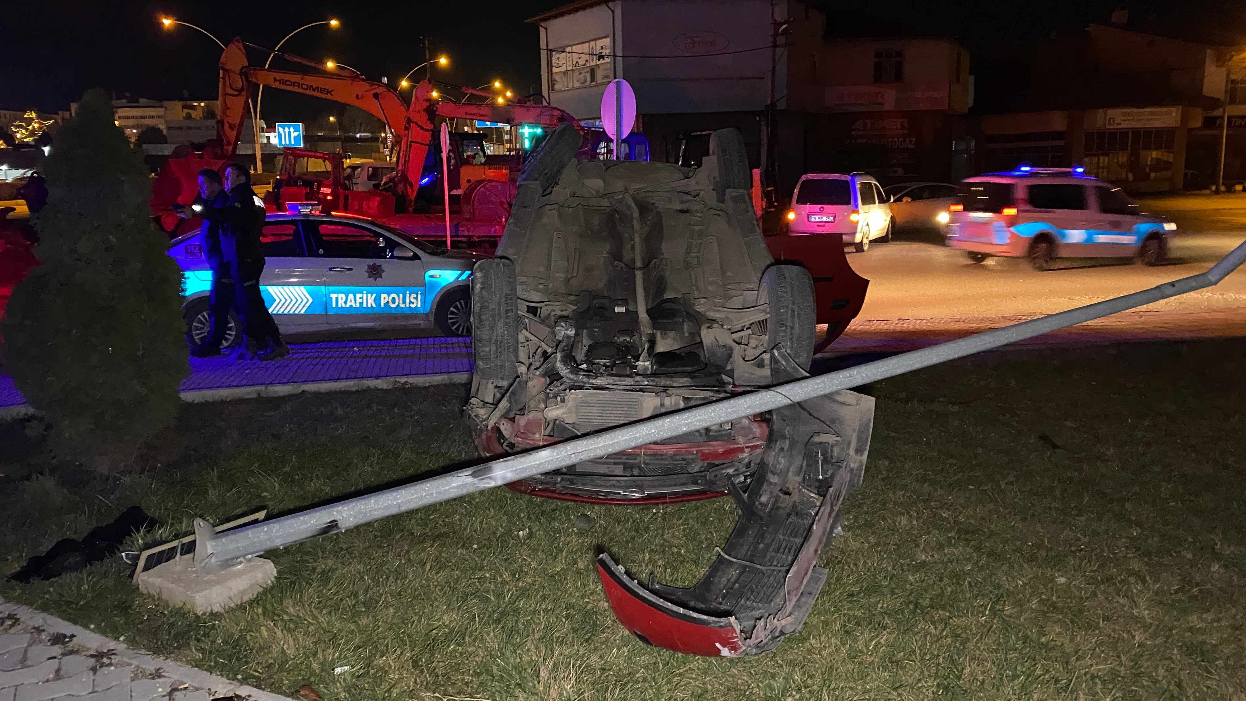 Feci Kaza, Otomobil Takla Attı 1 Yaralı (5)
