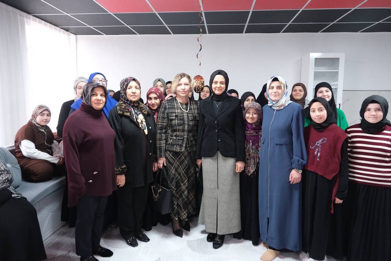 Hafız Öğrencilerle Buluştular