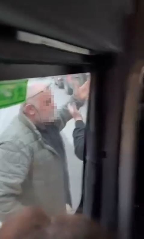 Yol Vermeme Tartışmasında Bıçak Çekildi