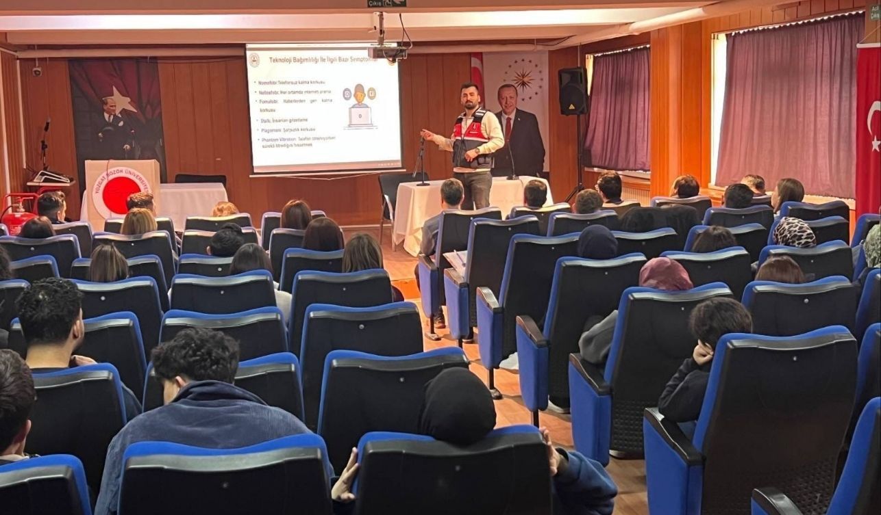 Şefaatli'de öğrencilere bağımlılıkla mücadele anlatıldı