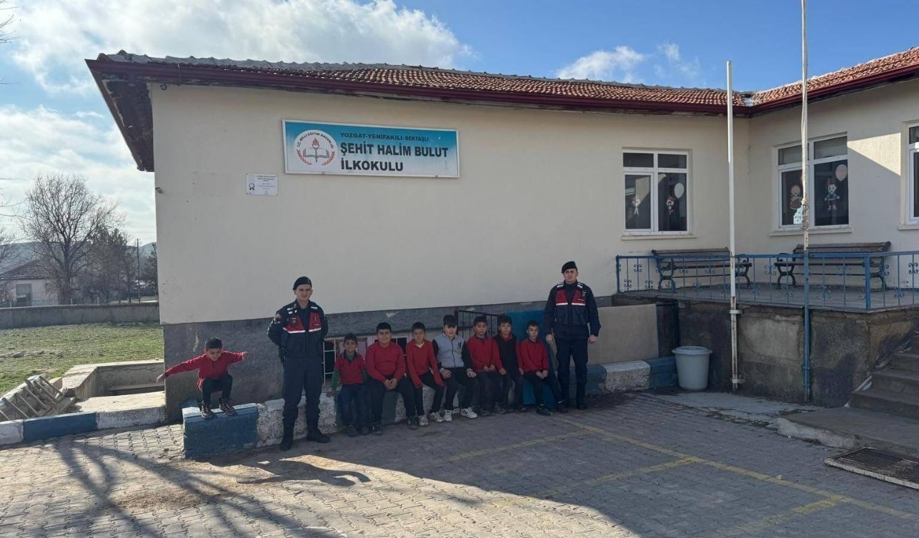 Yozgat’ta Jandarma Okul Çevrelerinde Denetim Yaptı (2)