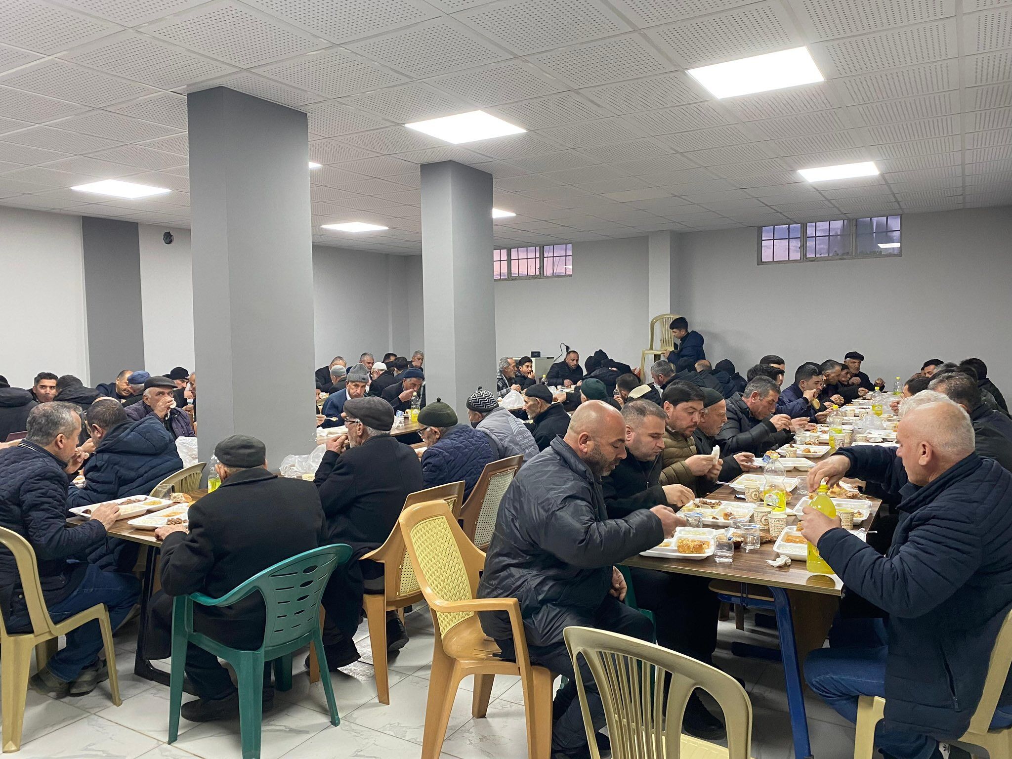 Saraykent Kaymakamı Çiçekli Köyünde Iftarda Vatandaşlarla Buluştu (2)