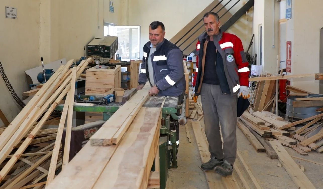 Yozgat'ta Park Ürünlerini Kendi Atölyesinde Üretiyor (6)