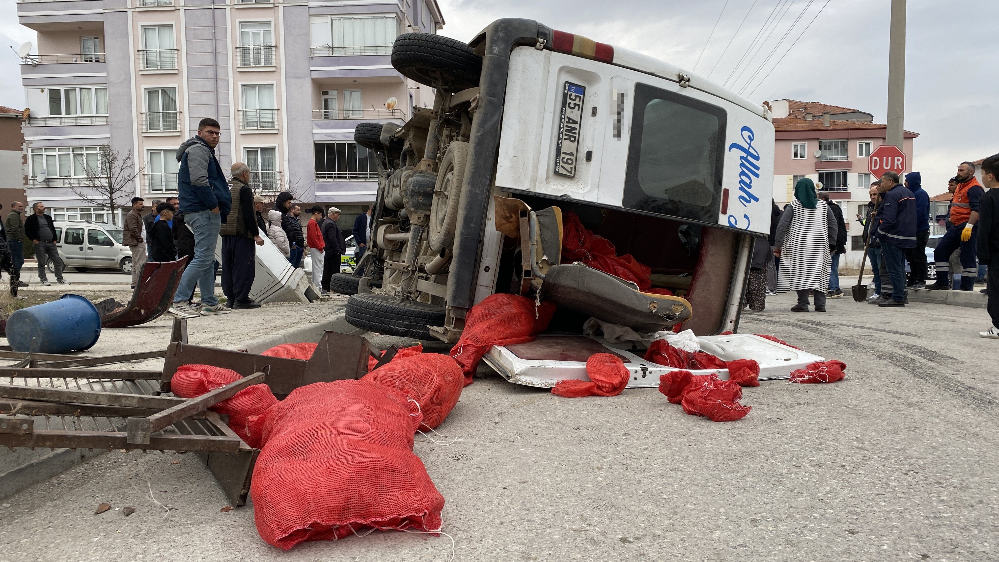 Minibüs Ile Otomobil Çarpıştı 5 Yaralı (2)