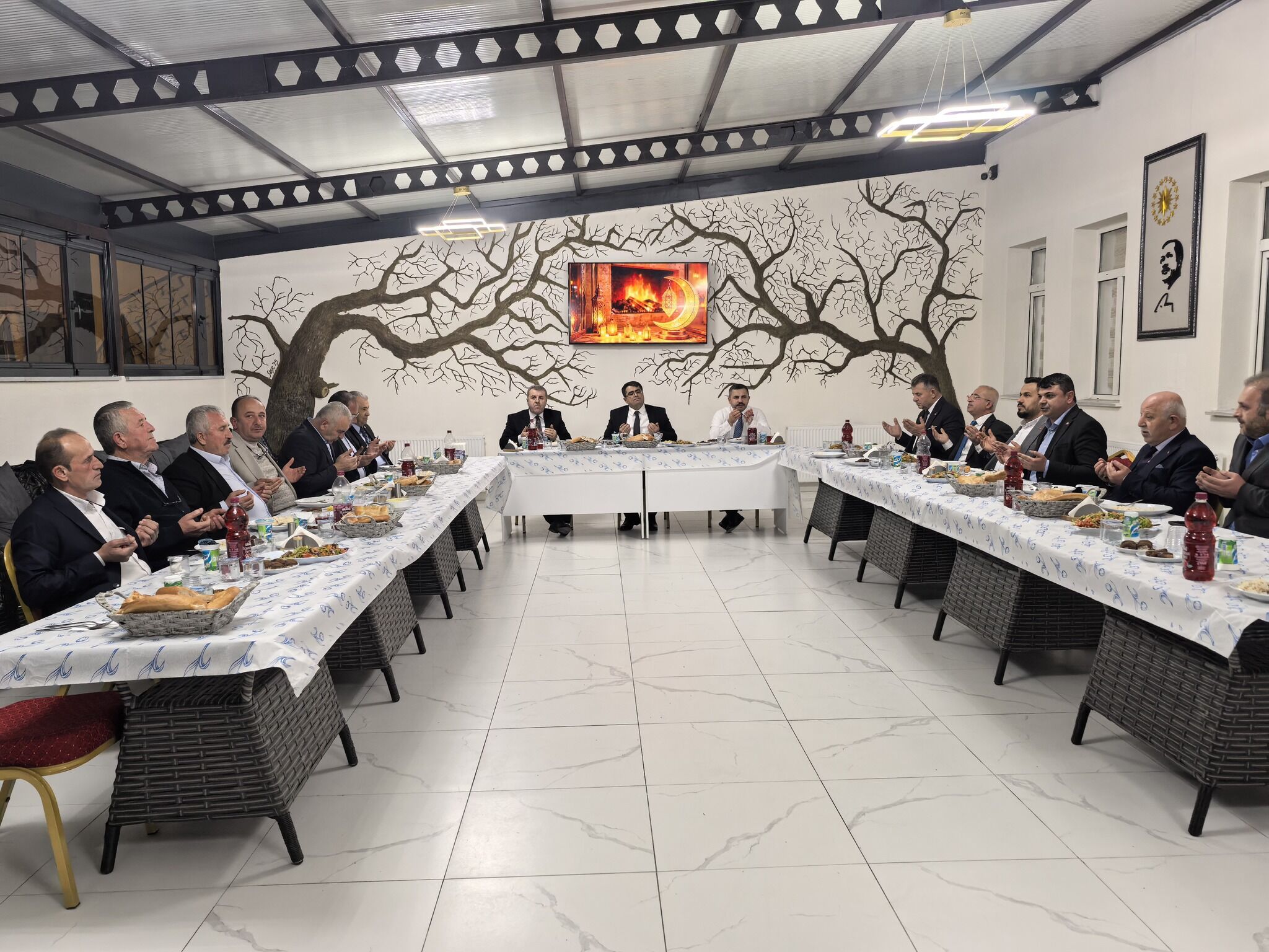 Başkan Yalçın Iftar Programına Katıldı (2)