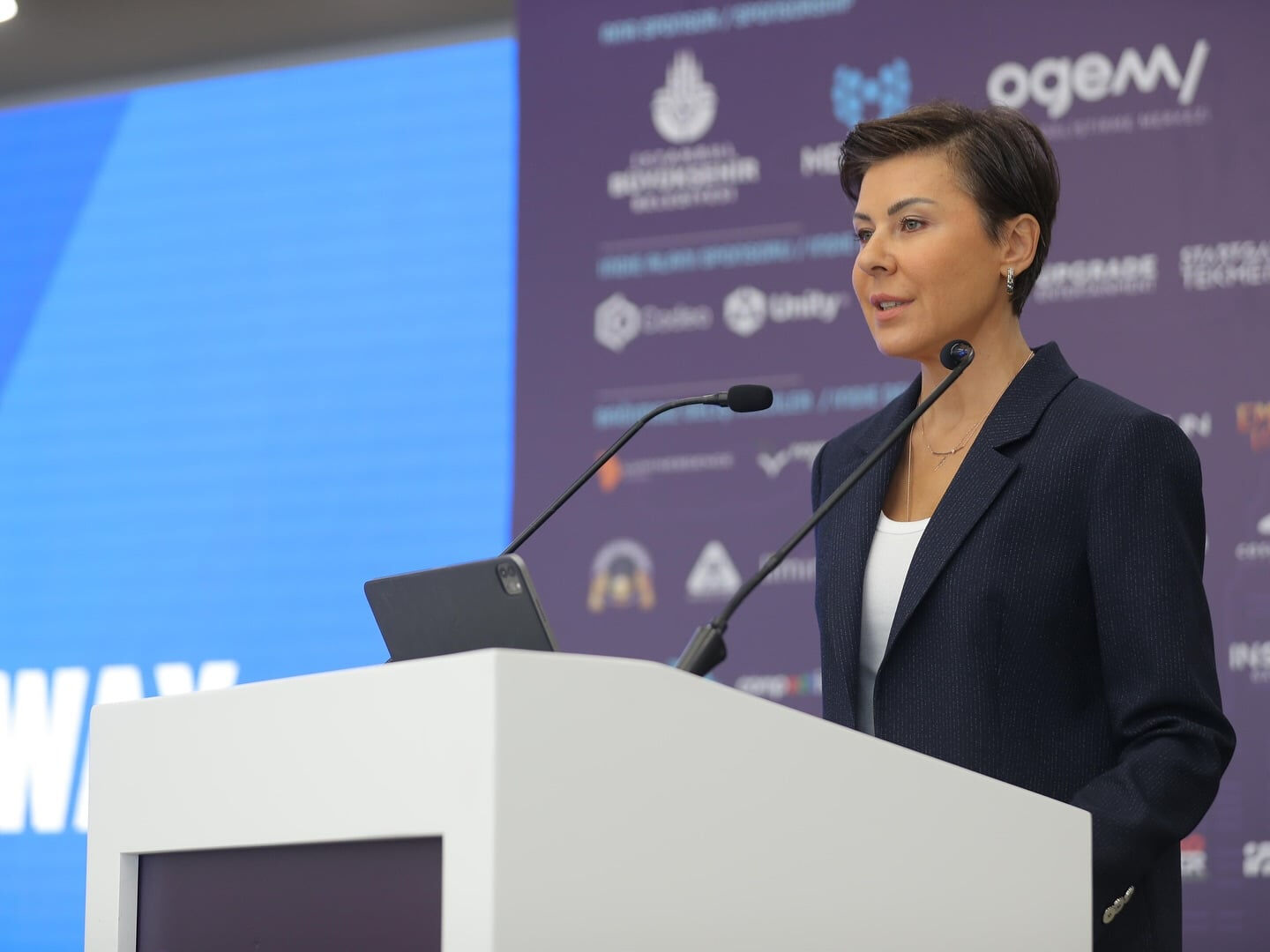 Pınar Türker (1)