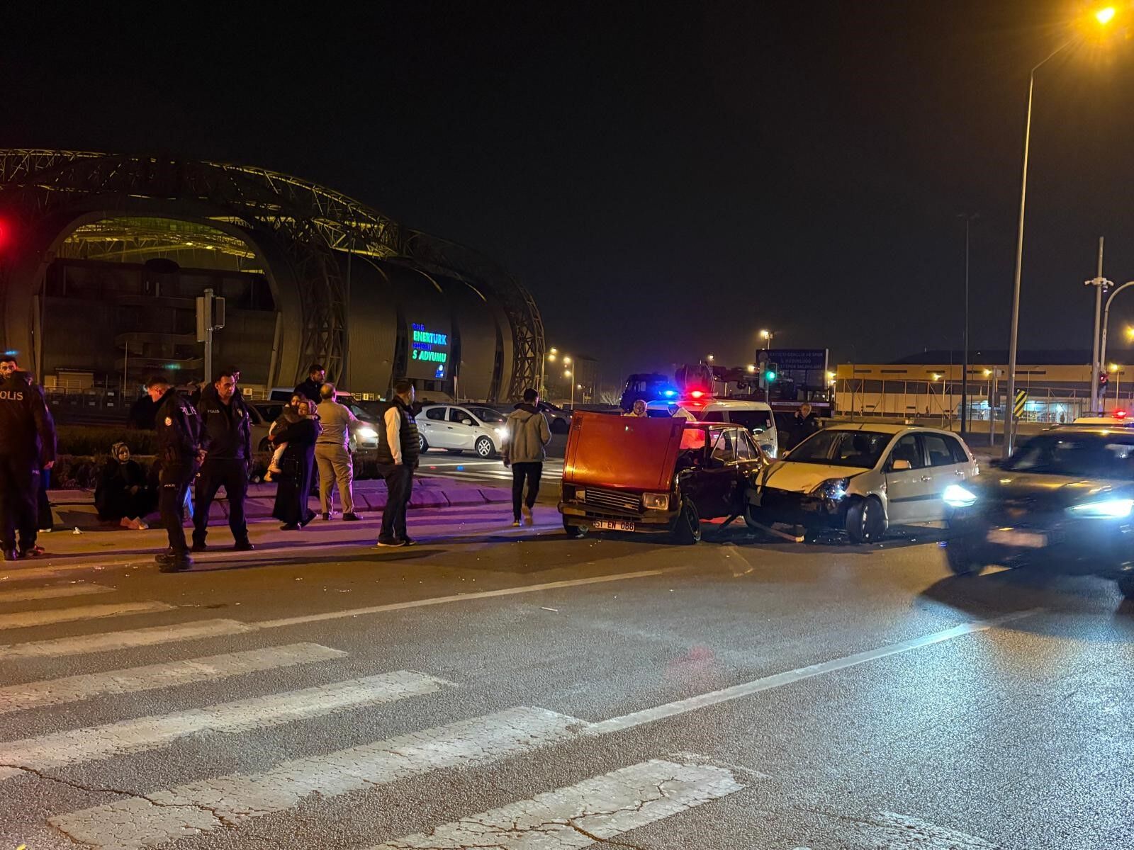 İki Otomobil Çarpıştı! 1 Kişi Yaralandı (2)