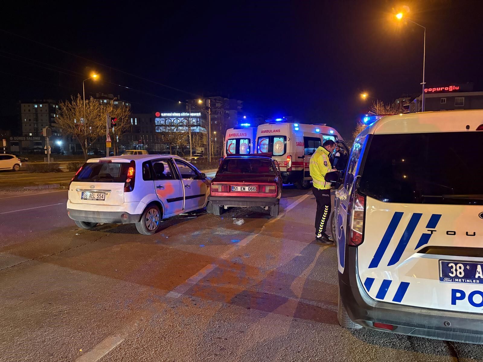 İki Otomobil Çarpıştı! 1 Kişi Yaralandı (3)