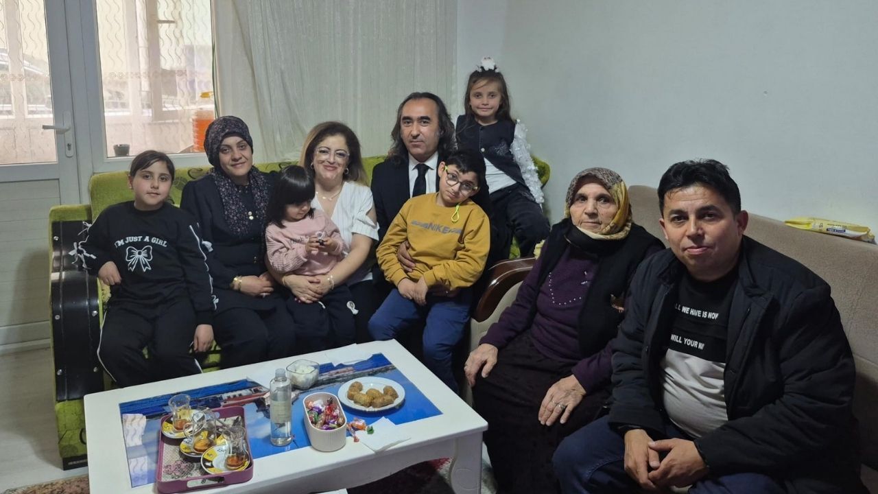 Minik Mevlüt’e anlamlı bayram ziyareti