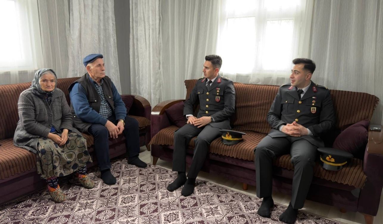 Yozgat’ta Jandarmadan Şehit Ailelerine Bayram Ziyareti (2)