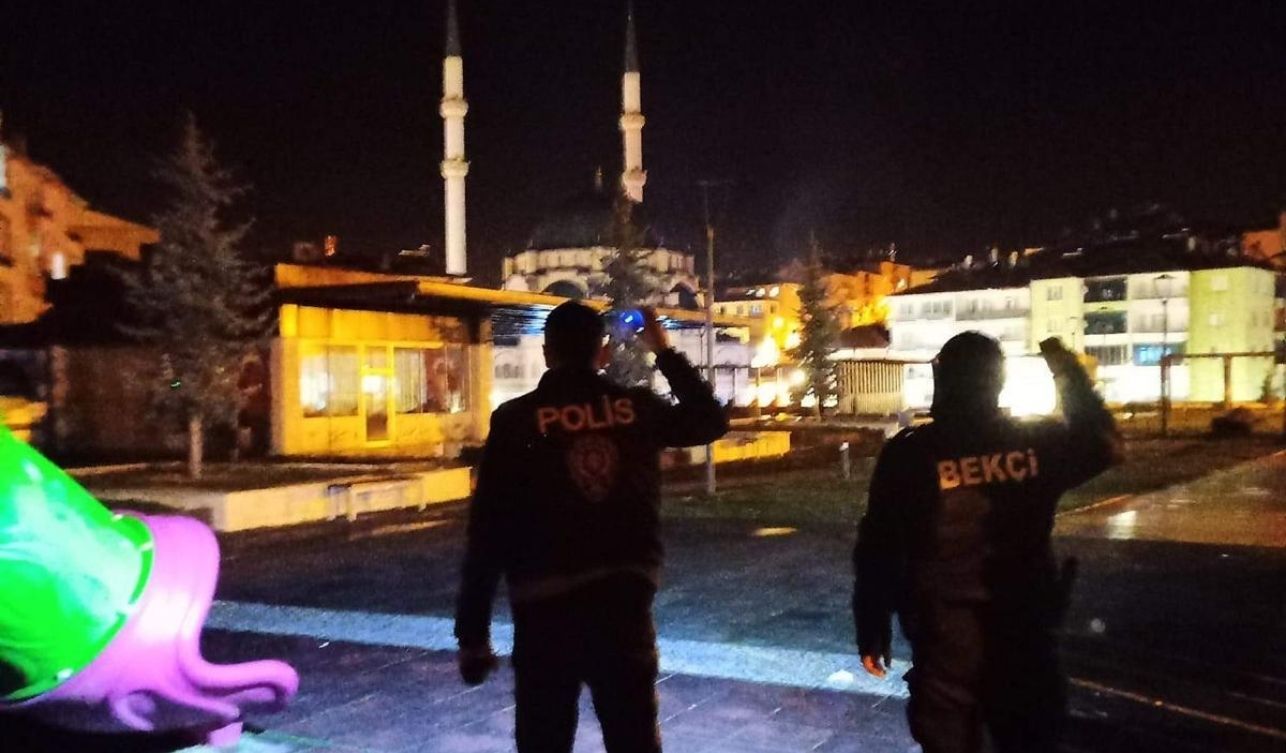 Akdağmadeni’nde 2 Ekip 6 Personelle Kapsamlı Kontrol (2)