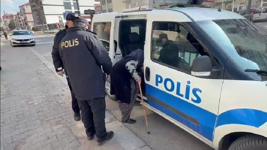 Sarıkaya polisi yardım eli uzattı: Şerife teyze evine ulaştı
