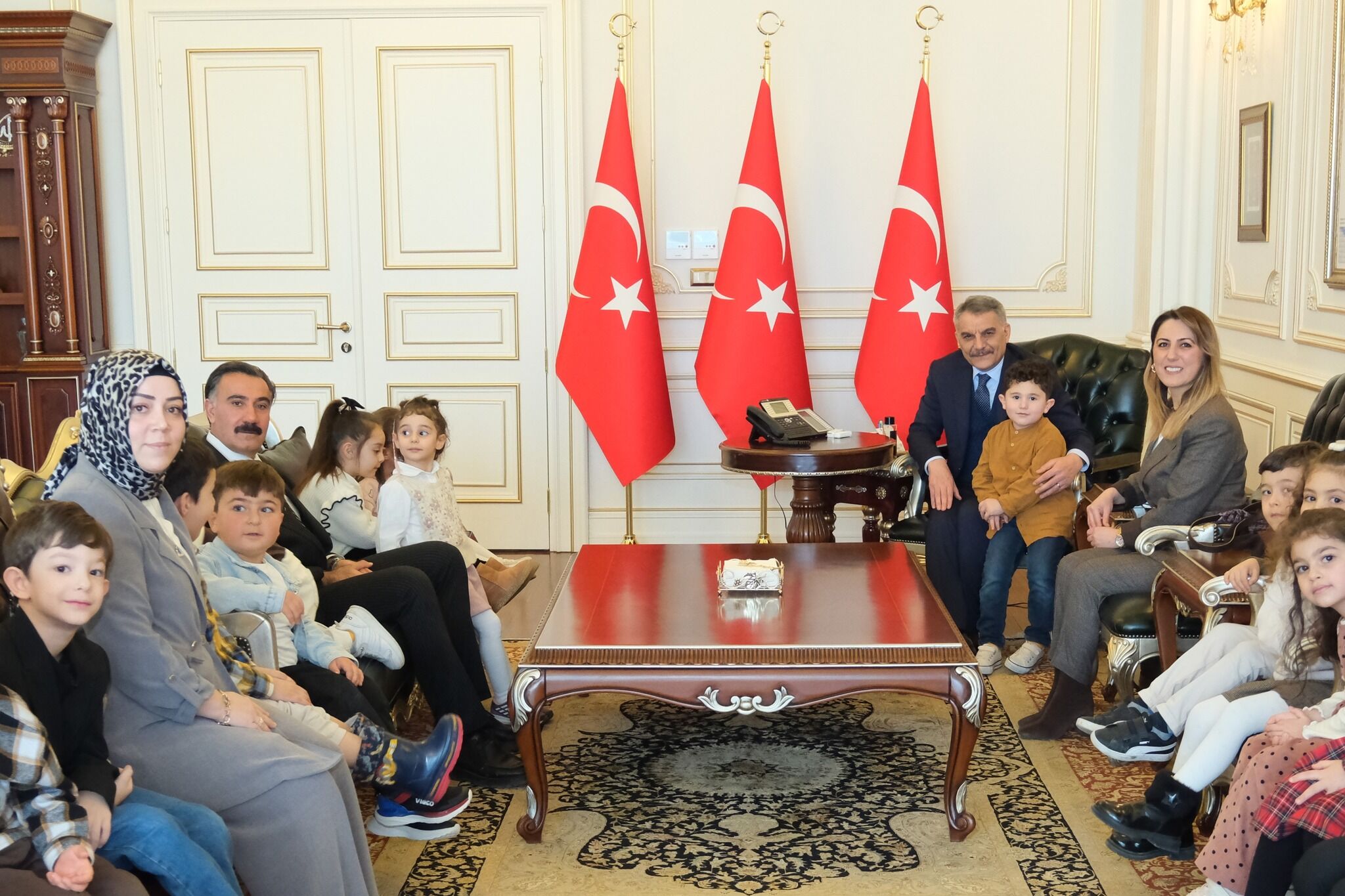 Yozgat Valisi Mehmet Ali Özkan, Anaokulu Öğrencilerini Makamında Ağırladı (2)