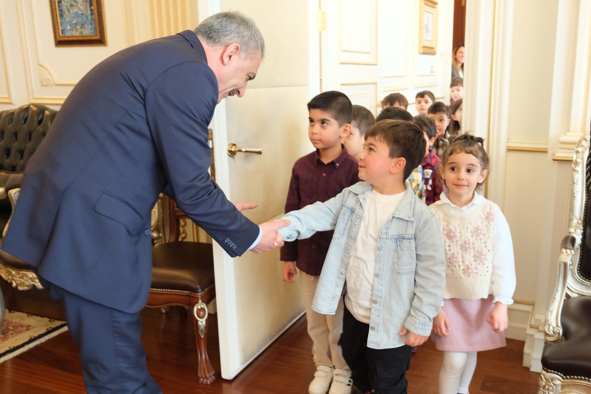 Yozgat Valisi Mehmet Ali Özkan, Anaokulu Öğrencilerini Makamında Ağırladı (3)