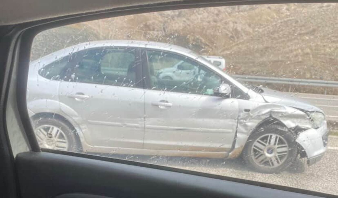 Yozgat’ta Trafik Kazası Traktör Ile Otomobil Çarpıştı (1)